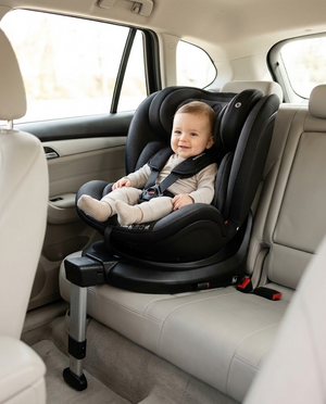 Bebé en la silla de coche My Babiie MBCS400
